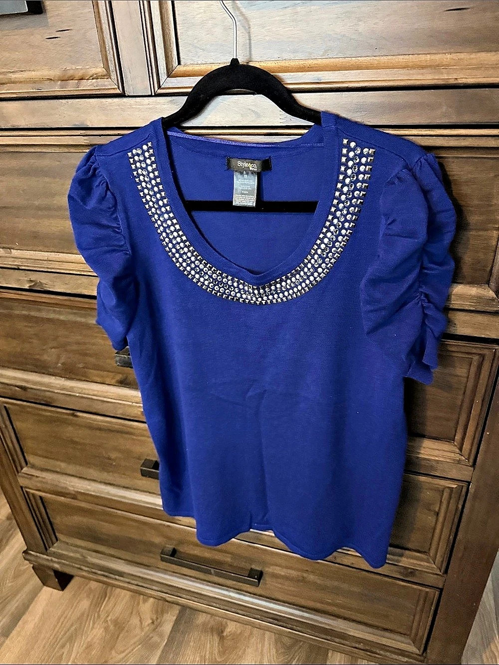 Style & Co Embellished Neckline Top in Blue Size Medium Like New